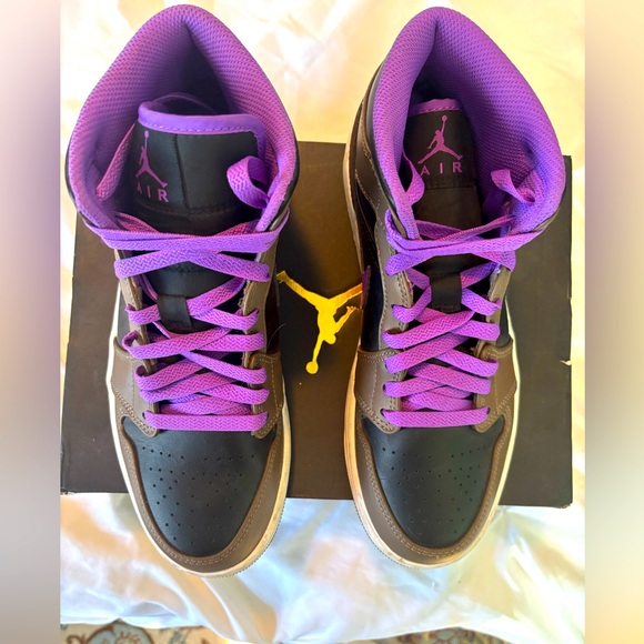 Air Jordan 1 Mid Palomino Purple - size 8 - Picture 8 of 8
